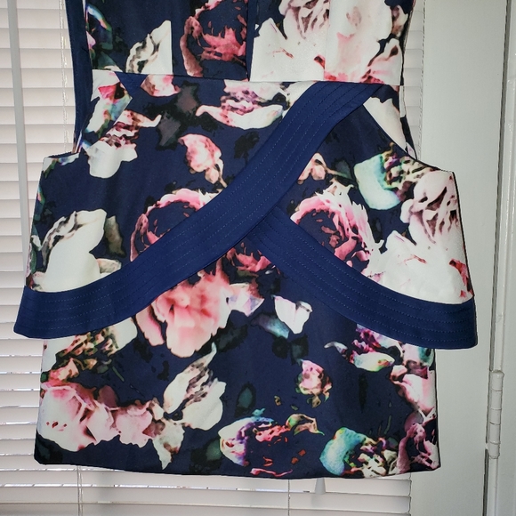 Finders Keepers Mini Dress Back slit Medium - Picture 9 of 15